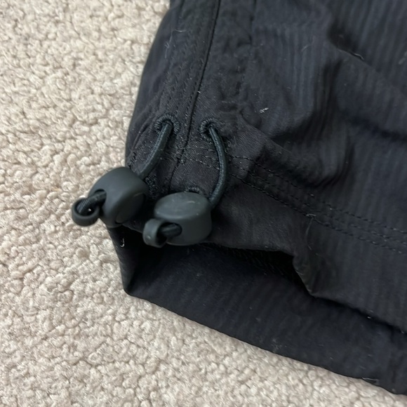 Lululemon cargo studio pants - Picture 5 of 6
